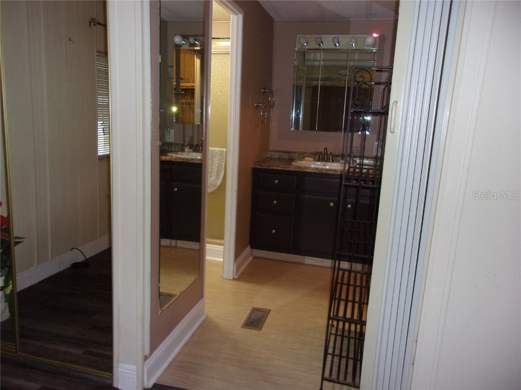 460 NE 64th Avenue Ocala FL 34470 OM693426 image46