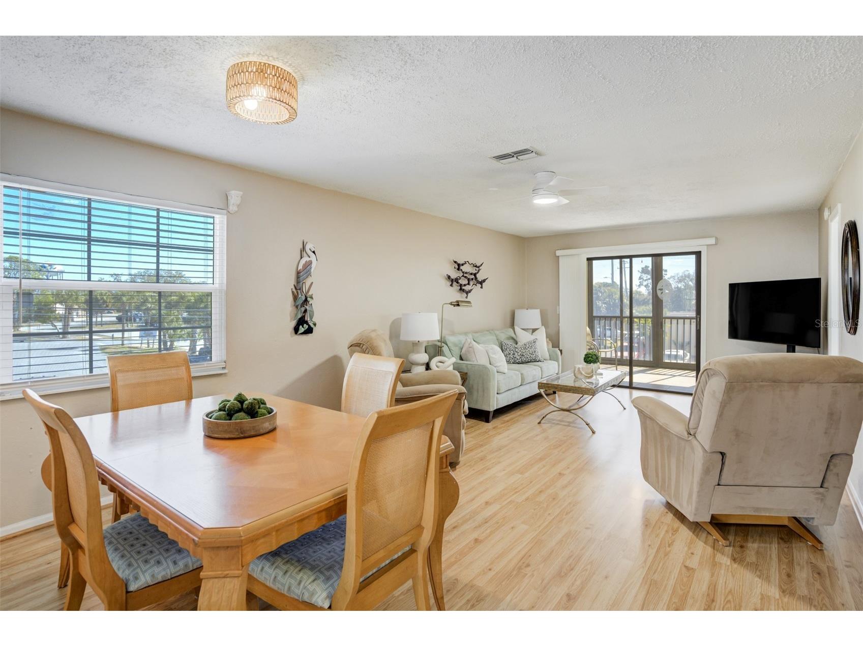 460 Paula Drive S #401 Dunedin FL 34698 TB8473334 image3