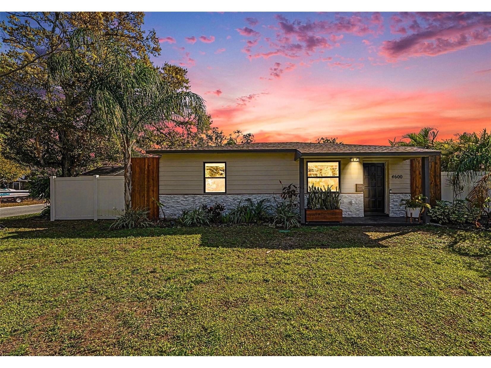 4600 30th Avenue N Saint Petersburg FL 33713 A4683183 image1
