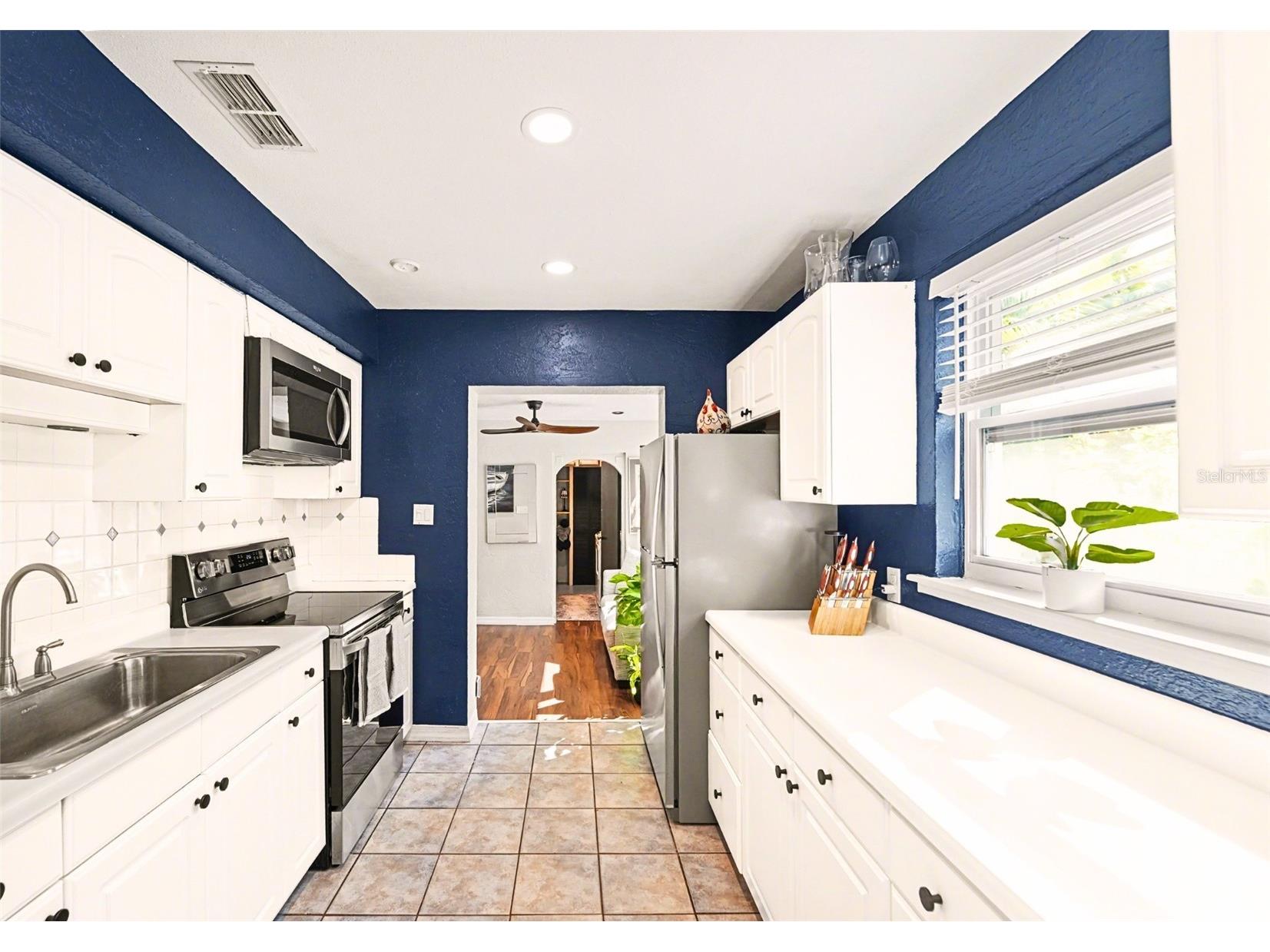 4600 30th Avenue N Saint Petersburg FL 33713 A4683183 image11
