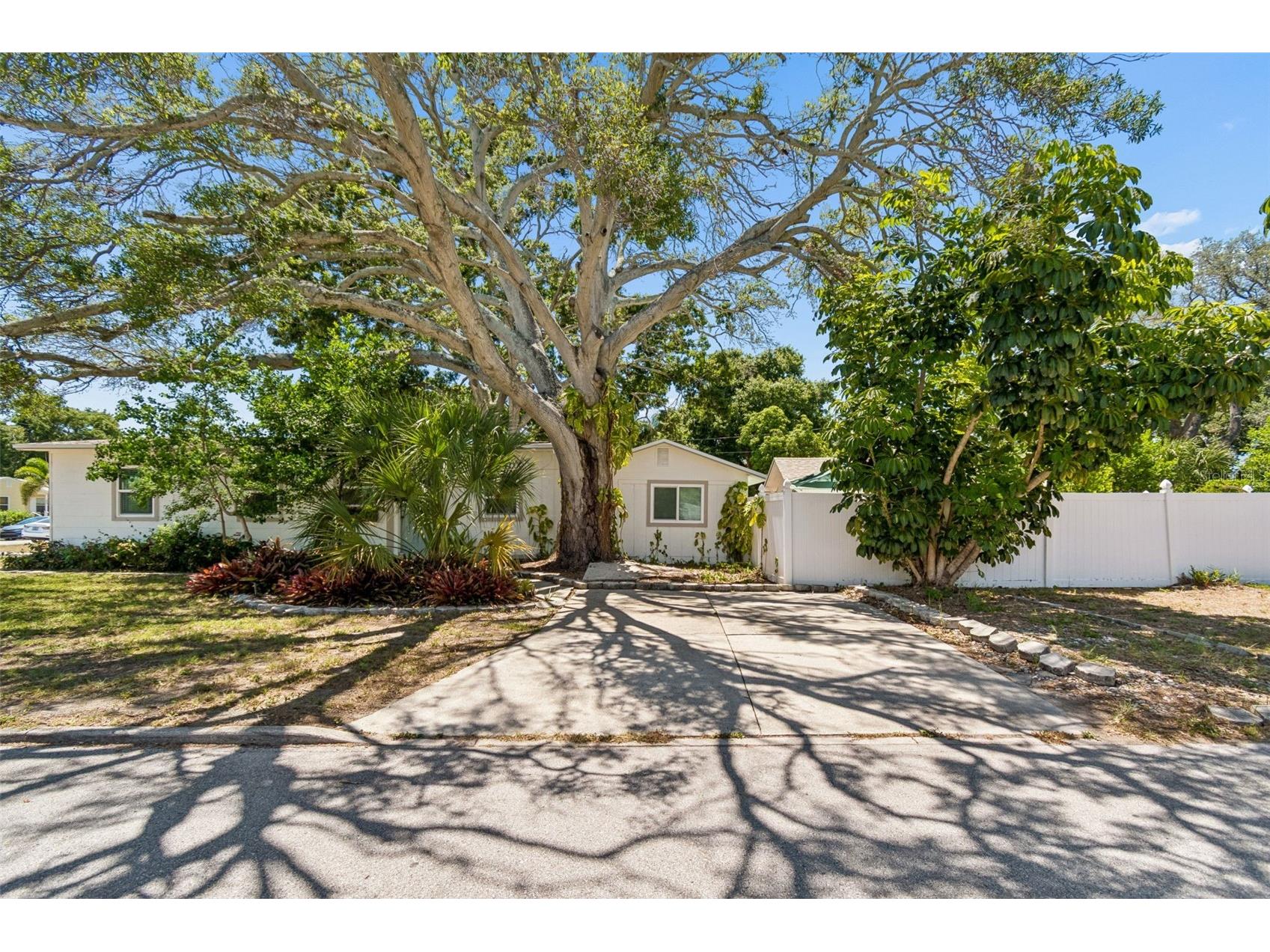 4601 16th Avenue N Saint Petersburg FL 33713 TB8522892 image5