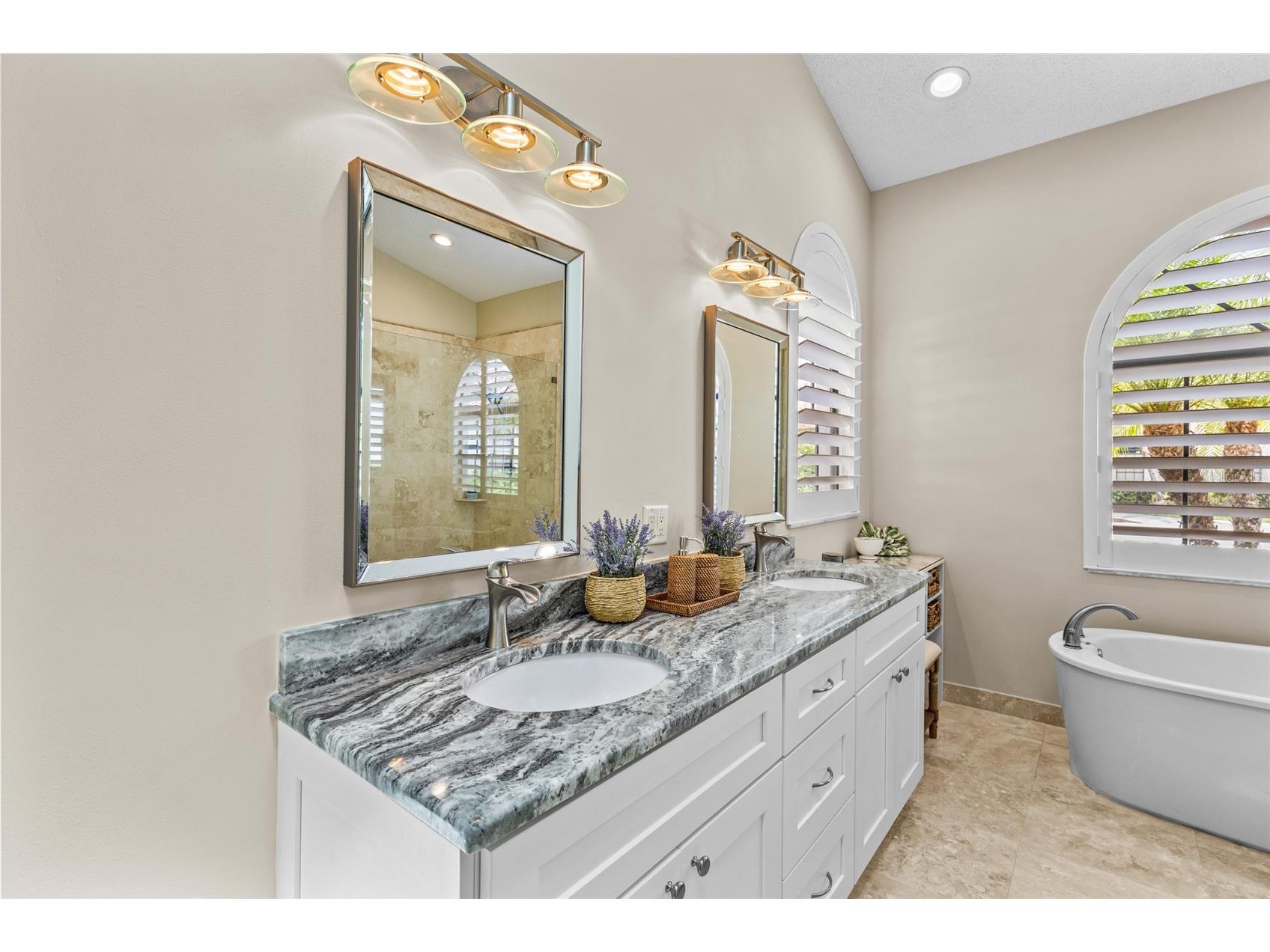 4601 Las Brisas Lane Sarasota FL 34238 A4690192 image29