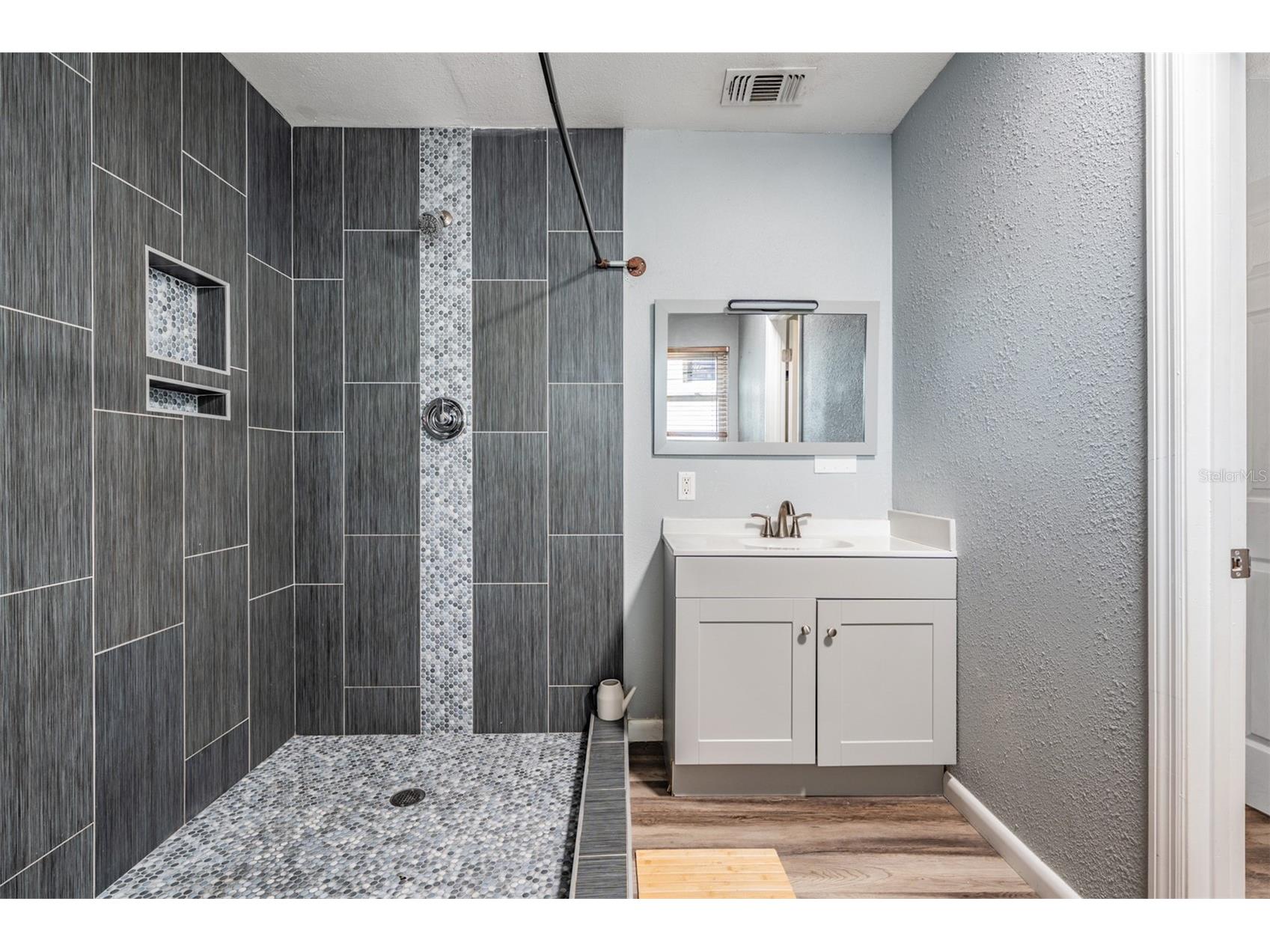 4601 N Emerald Avenue Tampa FL 33614 TB8515921 image18