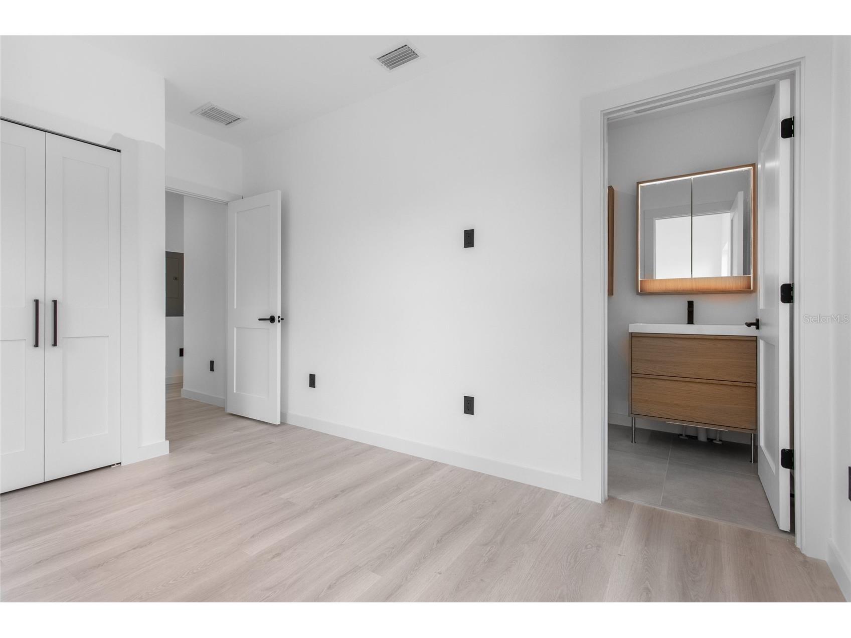 4601 Queensboro Avenue S Saint Petersburg FL 33711 TB8512241 image23