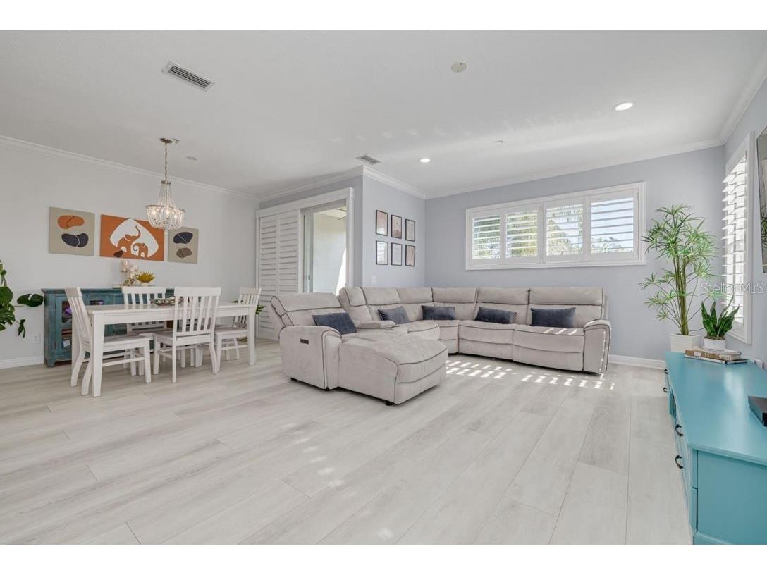 4603 Overlook Drive NE Saint Petersburg FL 33703 TB8438957 image2