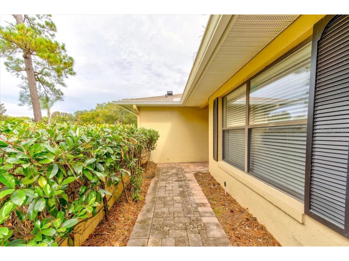 4603 Woodlot Court Orlando FL 32835 G5104914 image2