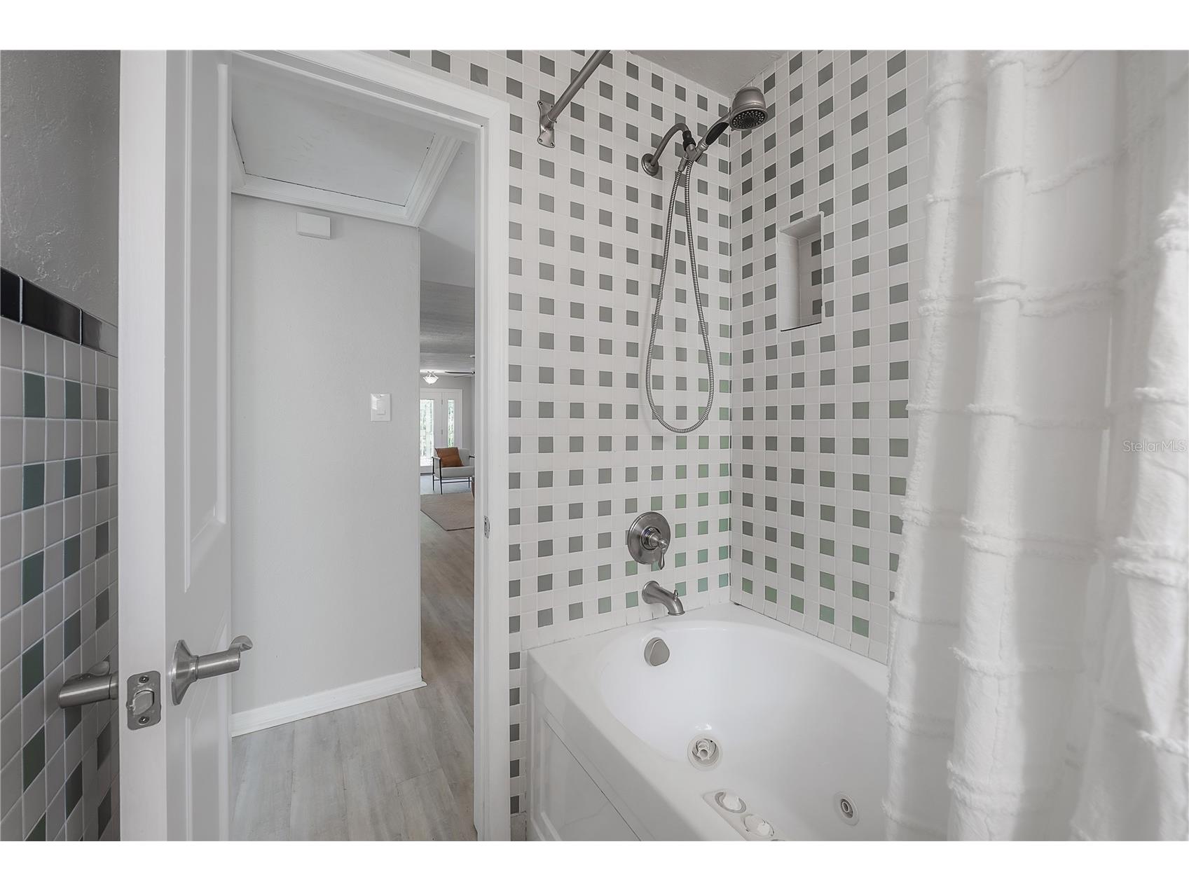 4606 W Oakellar Avenue Tampa FL 33611 TB8442659 image27