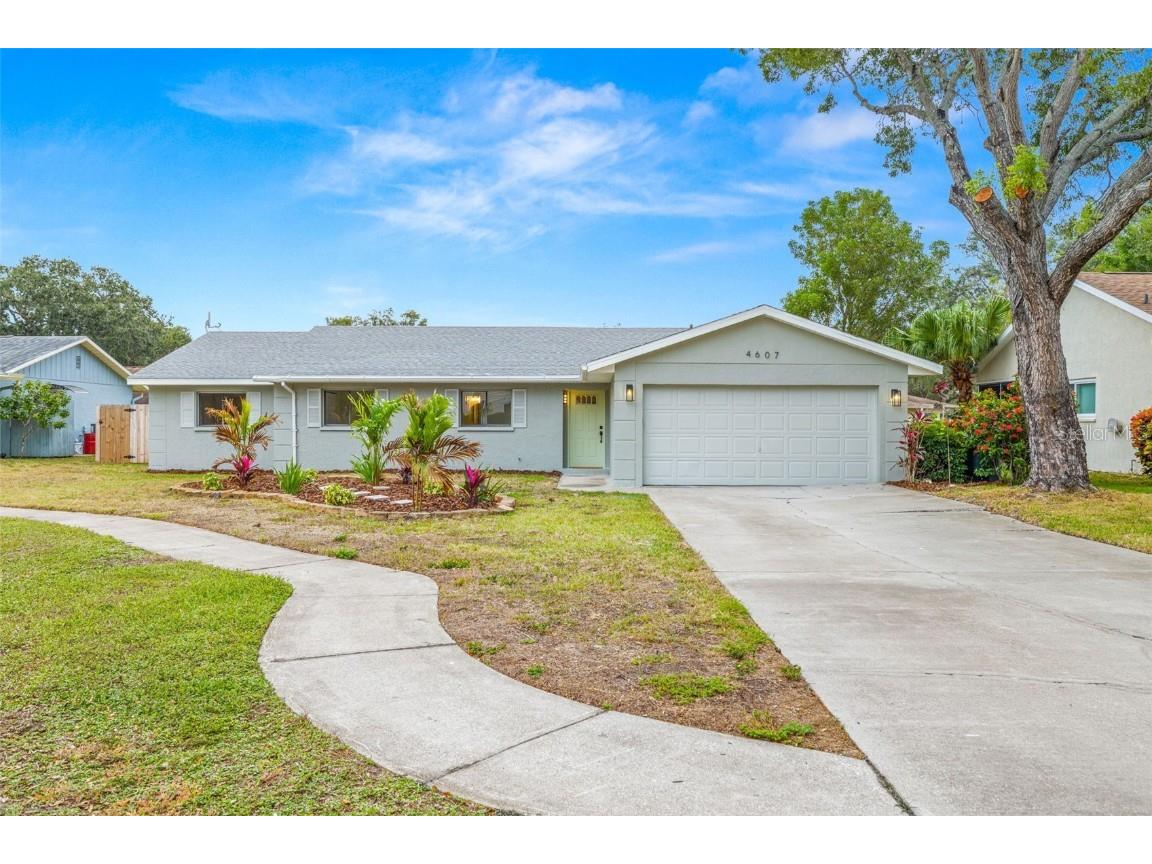 4607 34th Avenue Drive W Bradenton FL 34209 U8221618 image1