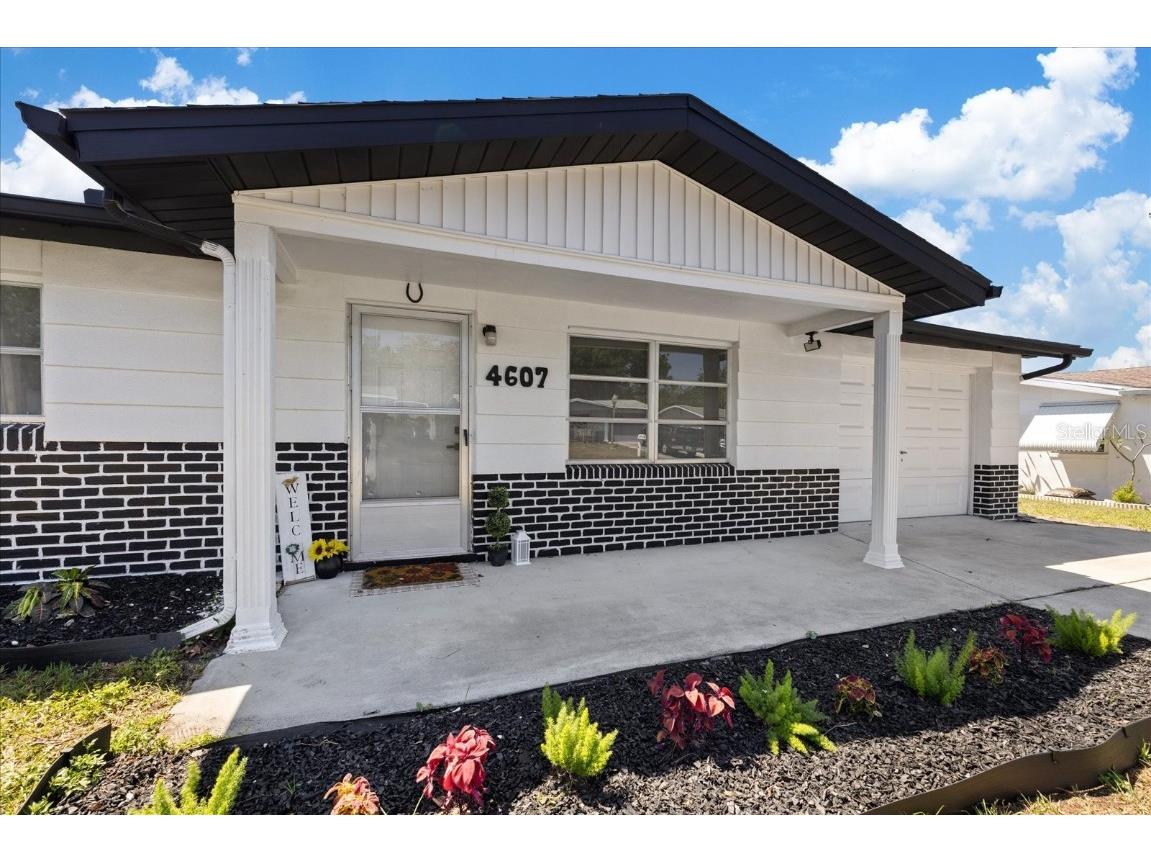 4607 Kennedy Drive New Port Richey FL 34652 W7874688 image1