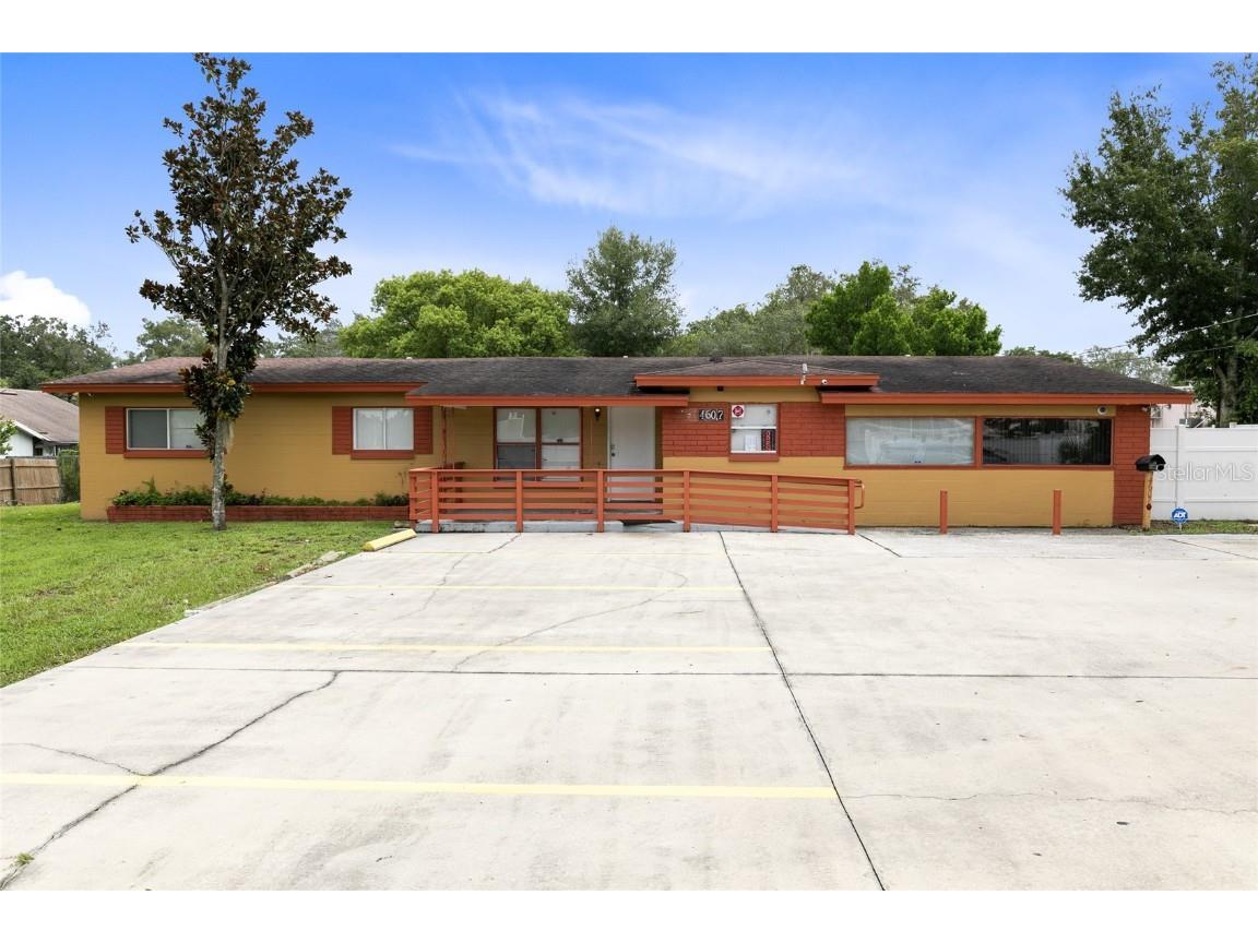 4607 N Pine Hills Road Orlando FL 32808 O6360338 image1