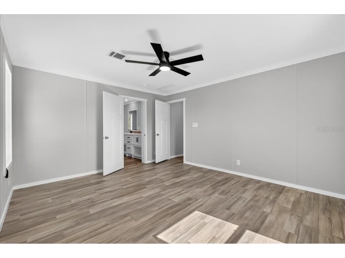 4607 Oak Street Fruitland Park FL 34731 P4936462 image17