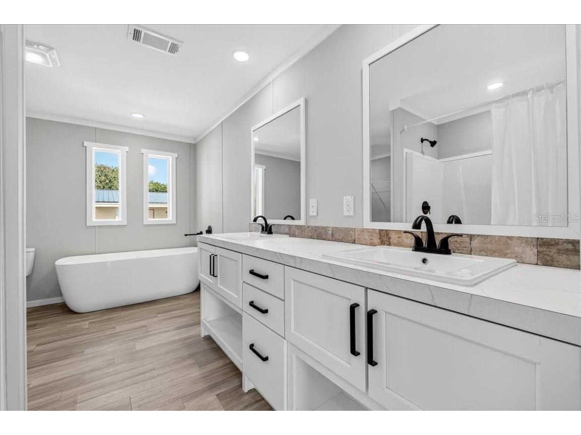 4607 Oak Street Fruitland Park FL 34731 P4936462 image18