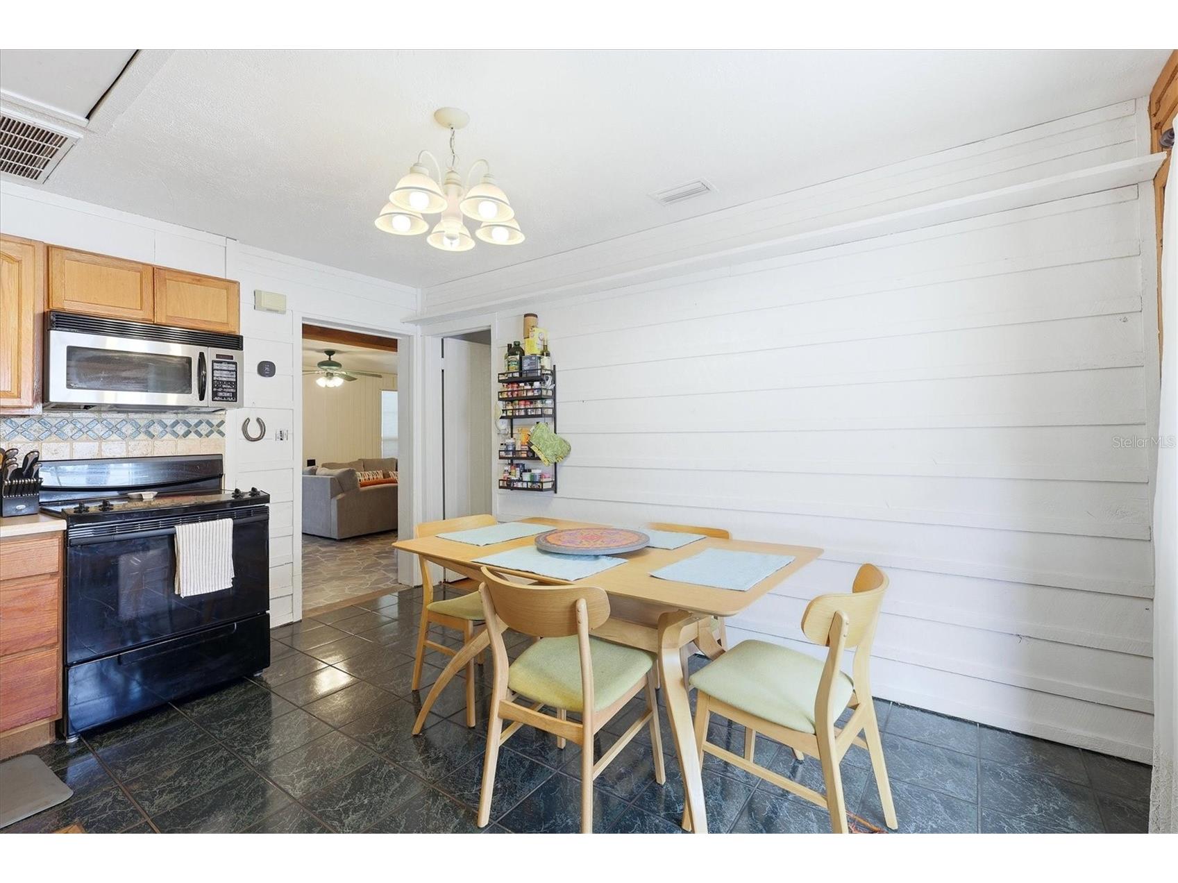 4608 46th Street N Saint Petersburg FL 33714 TB8504941 image12