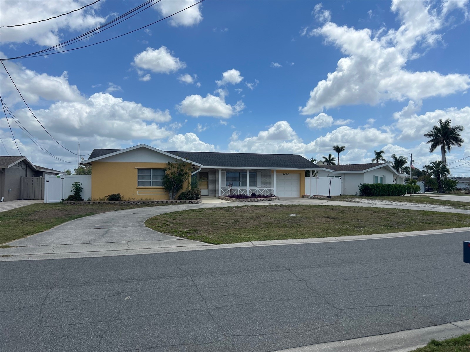 4608 Arlington Road Palmetto FL 34221 A4687152 image1