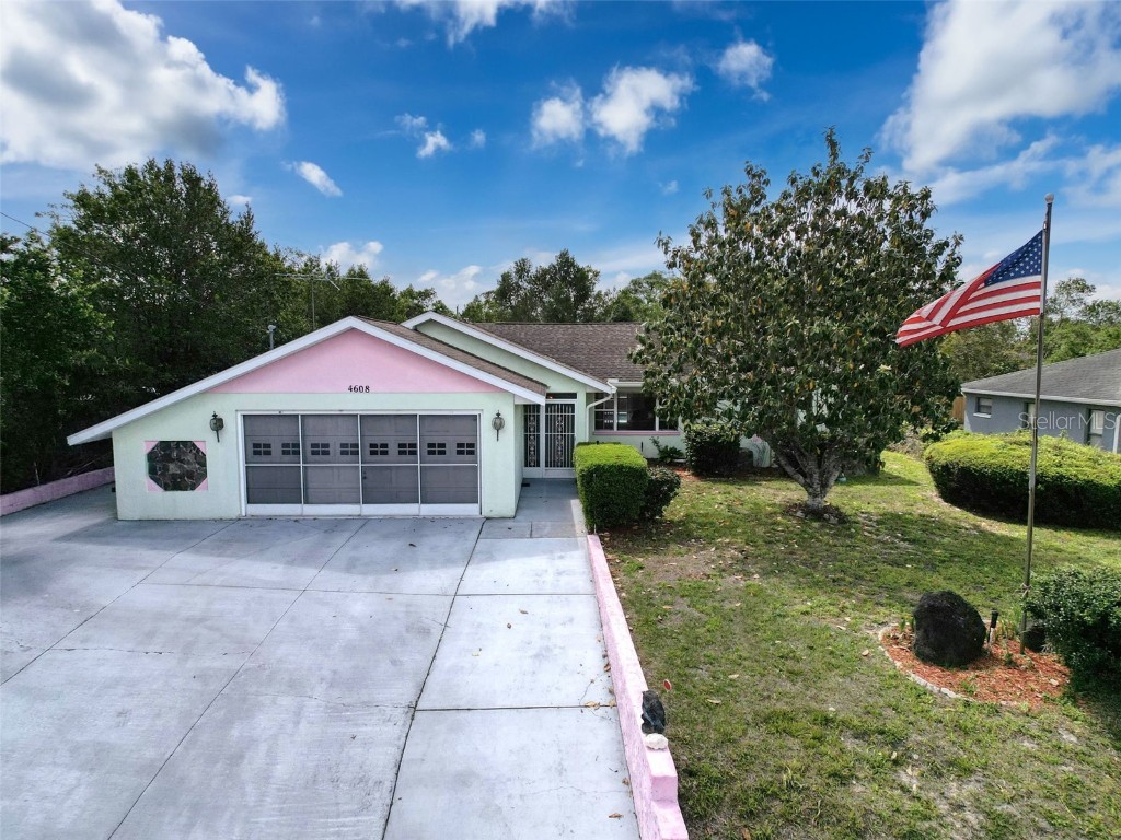 4608 Mariner Boulevard Spring Hill FL 34609 W7874458 image1