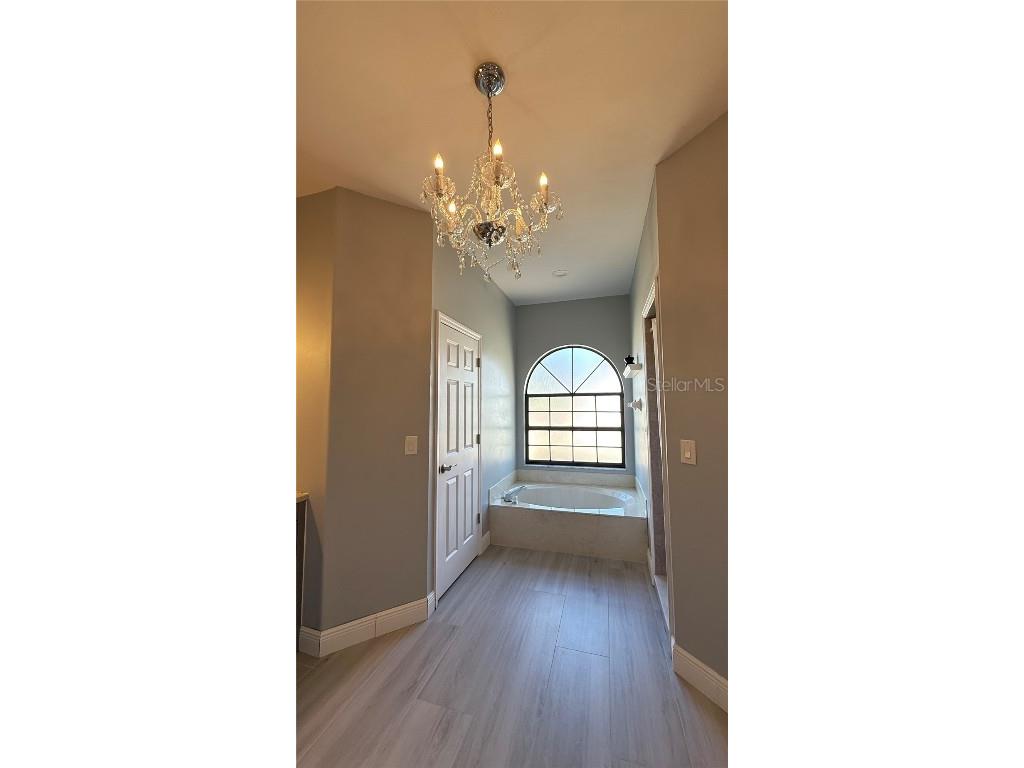 4608 Vintage Drive Sarasota FL 34243 TB8446337 image25