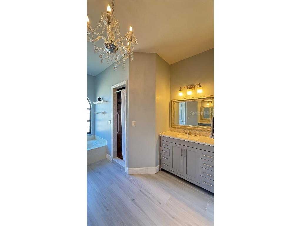 4608 Vintage Drive Sarasota FL 34243 TB8446337 image4