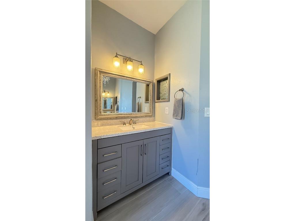 4608 Vintage Drive Sarasota FL 34243 TB8446337 image5