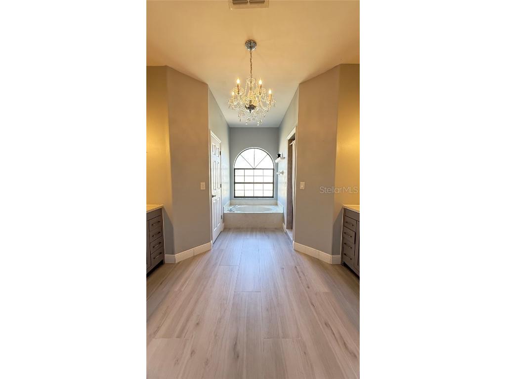 4608 Vintage Drive Sarasota FL 34243 TB8446337 image7