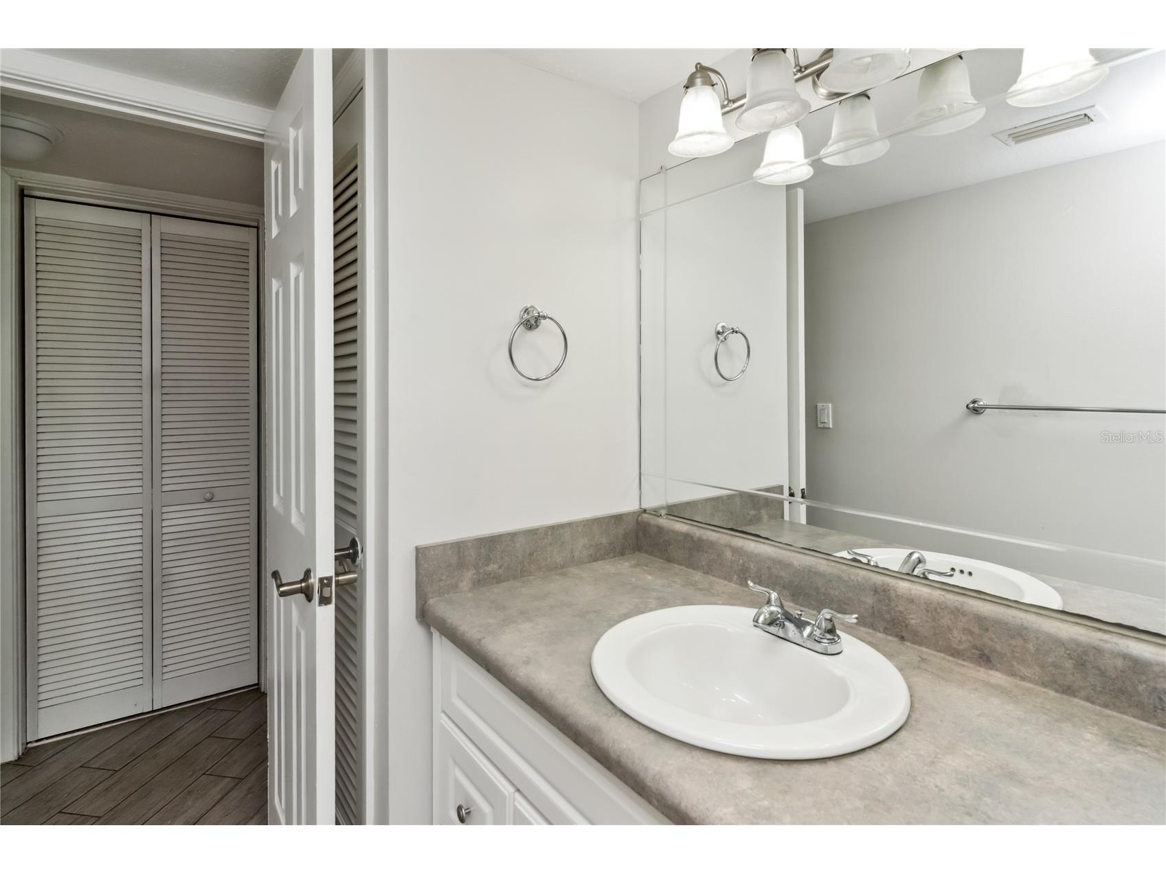 4609 W North B Street #111 Tampa FL 33609 TB8513186 image16