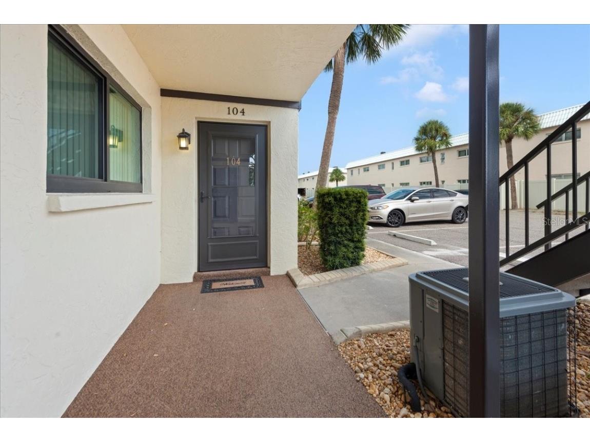 461 Airport Avenue E #104 Venice FL 34285 A4578835 image1