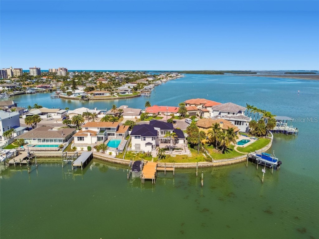 461 Palm Island NE Clearwater Beach FL 33767 TB8446834 image2