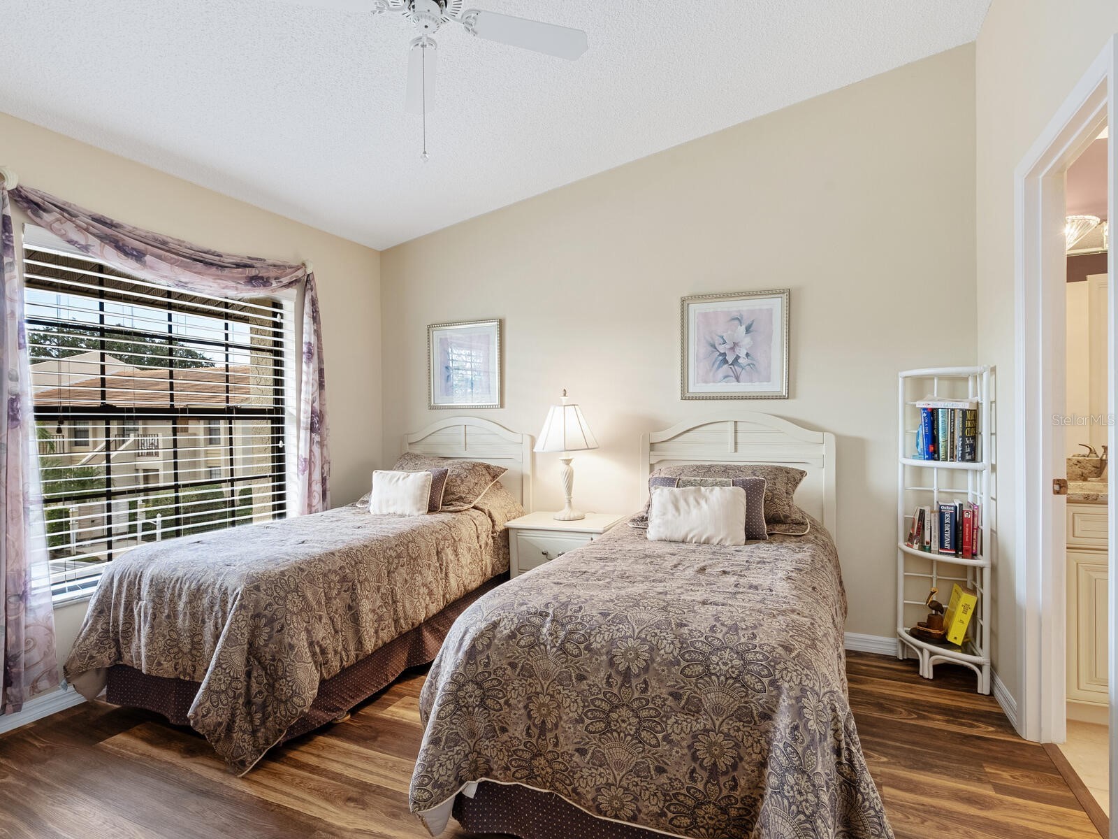 4610 Weybridge #24 Sarasota FL 34235 A4675023 image19