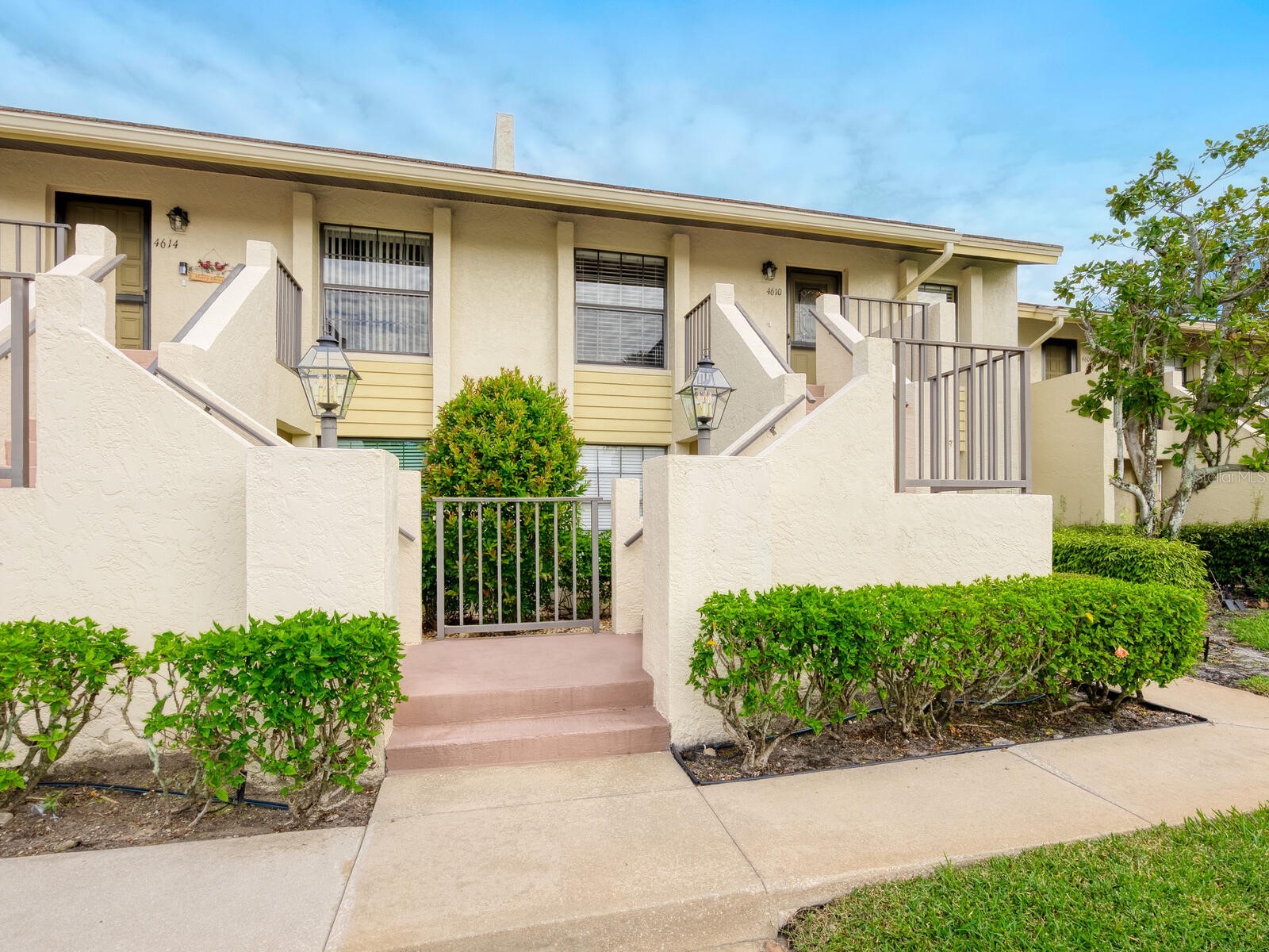 4610 Weybridge #24 Sarasota FL 34235 A4675023 image2