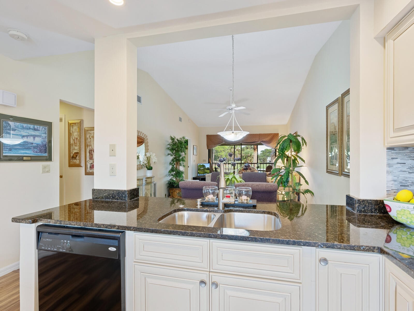 4610 Weybridge #24 Sarasota FL 34235 A4675023 image8