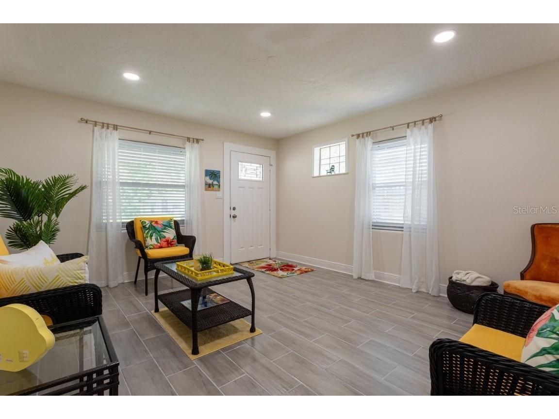 4611 17th Avenue N Saint Petersburg FL 33713 TB8388753 image12