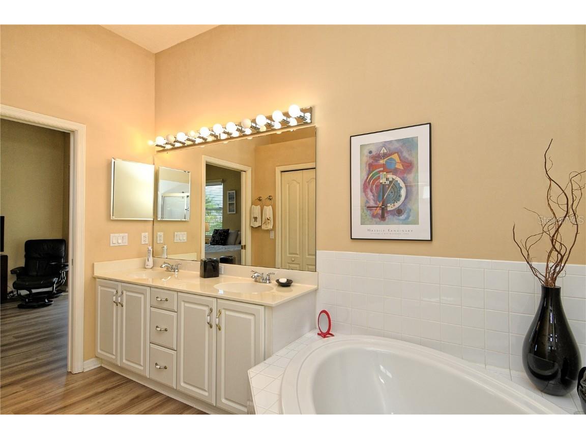 4611 Samoset Drive Sarasota FL 34241 A4667439 image28