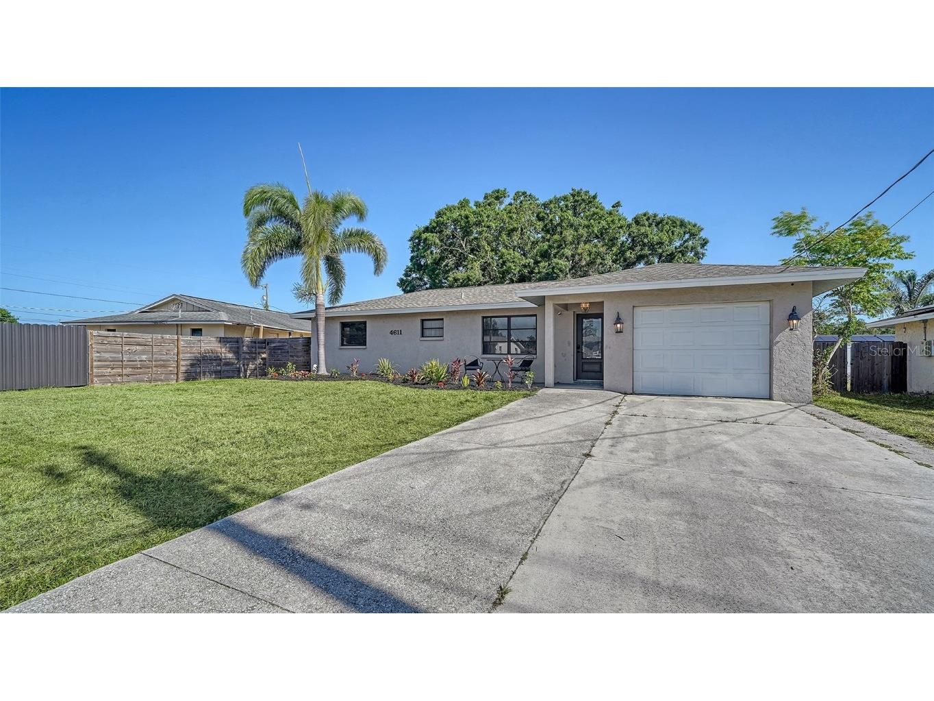 4611 Spahn Street Sarasota FL 34232 A4654317 image1