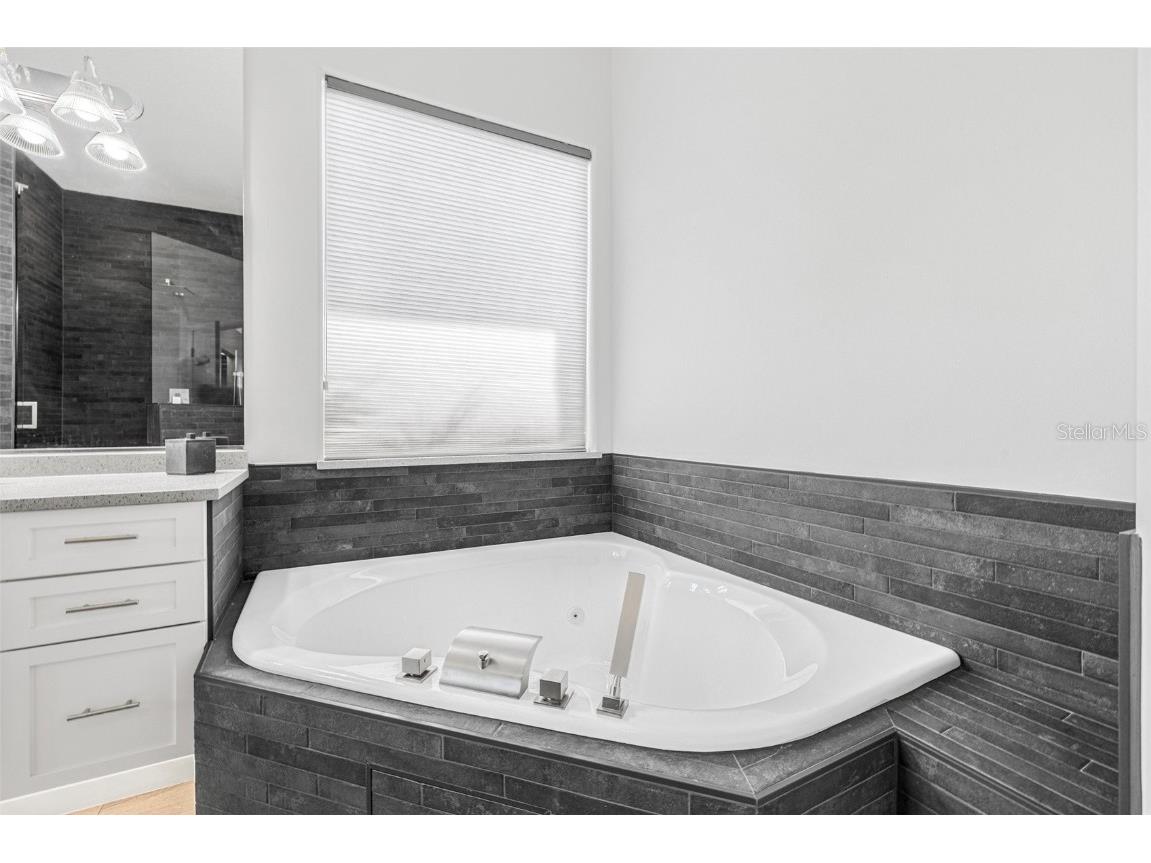 4612 Barracuda Drive Bradenton FL 34208 - Canal TB8437811 image11