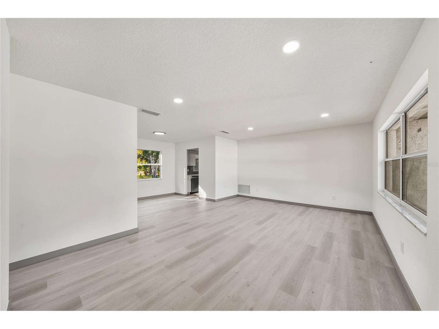 4612 Chateau Road Orlando FL 32808 O6375441 image2