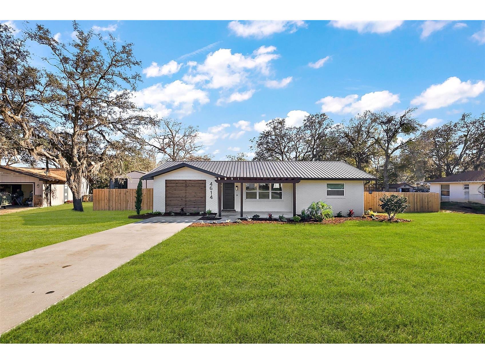 4614 Eagles Nest Road Fruitland Park FL 34731 R4910964 image1