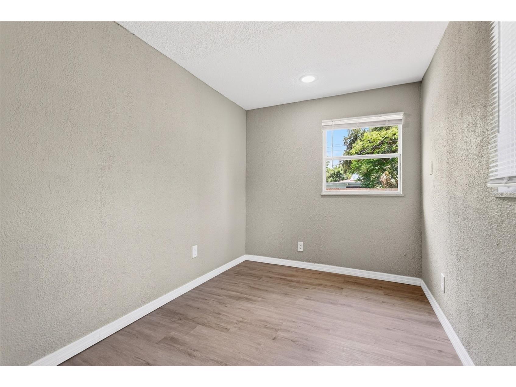 4616 9th Avenue S Saint Petersburg FL 33711 TB8504999 image20