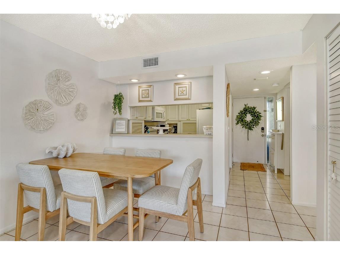 4616 Ringwood Meadow #20 Sarasota FL 34235 A4580655 image19