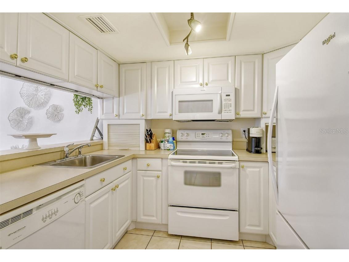 4616 Ringwood Meadow #20 Sarasota FL 34235 A4580655 image22