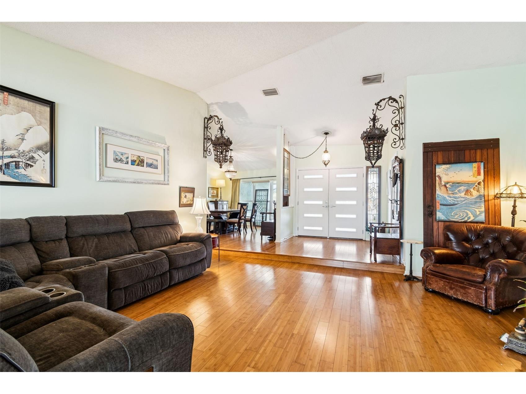 4616 Westford Circle Tampa FL 33618 TB8474422 image15