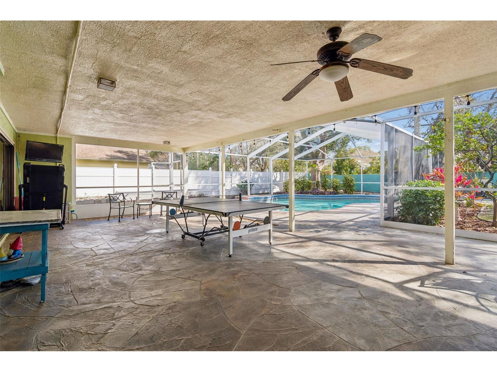 4616 Westford Circle Tampa FL 33618 TB8474422 image55