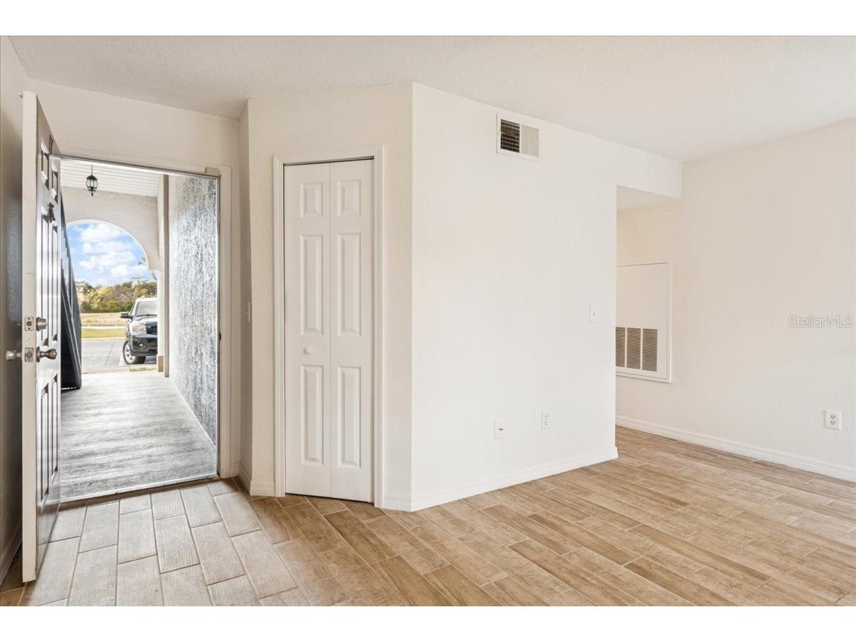 4617 Gate Pl #105 Orlando FL 32811 O6382923 image3