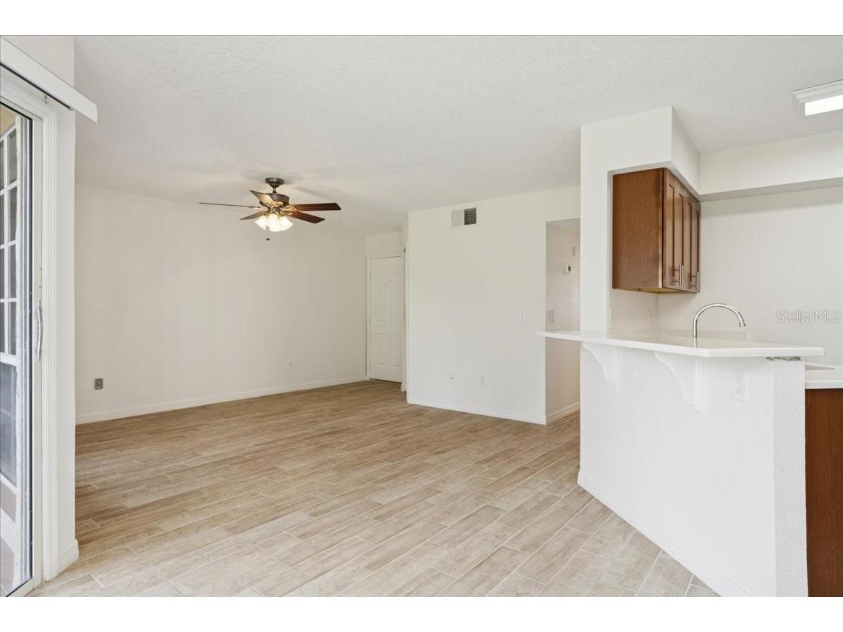 4617 Gate Pl #105 Orlando FL 32811 O6382923 image8