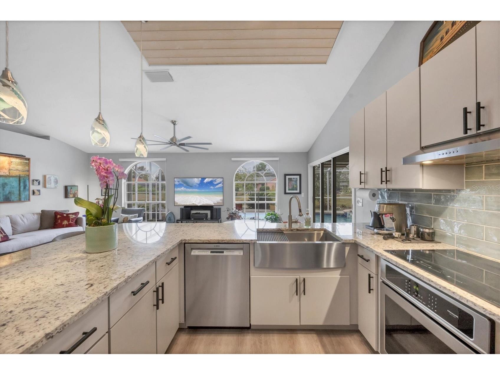 4617 Hamlets Grove Drive Sarasota FL 34235 A4679968 image22