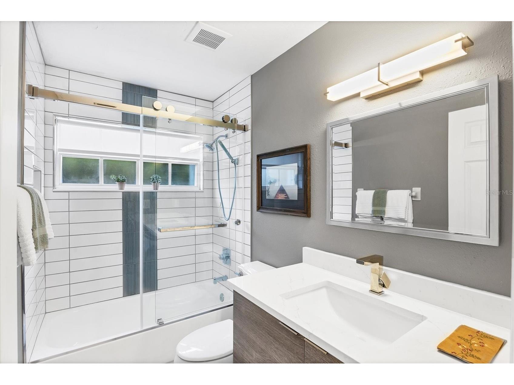 4617 Hamlets Grove Drive Sarasota FL 34235 A4679968 image26