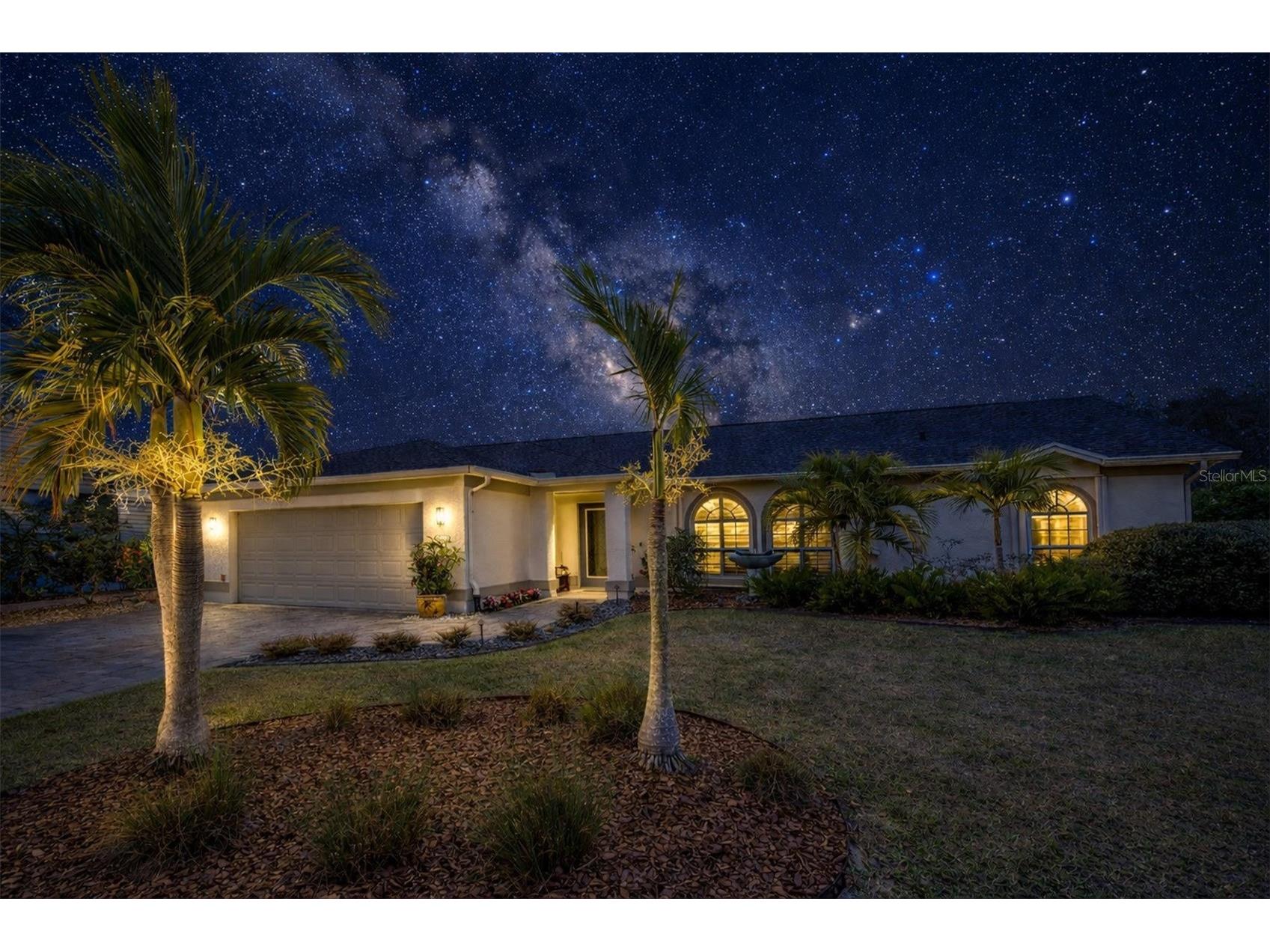 4617 Hamlets Grove Drive Sarasota FL 34235 A4679968 image3