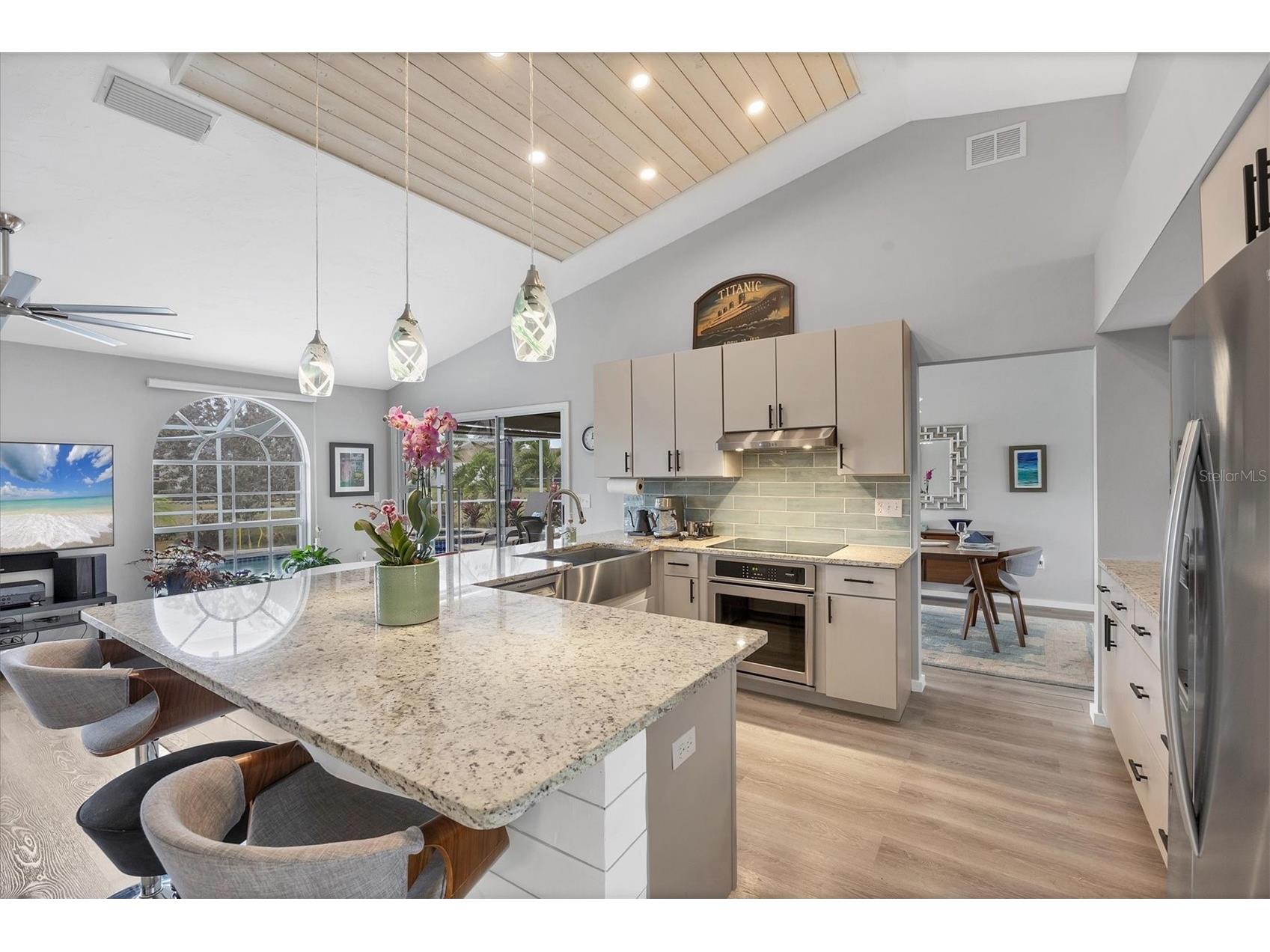 4617 Hamlets Grove Drive Sarasota FL 34235 A4679968 image4