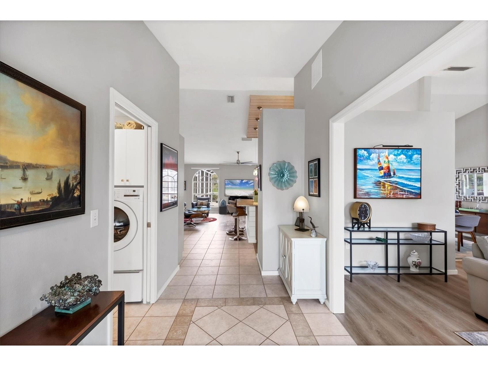 4617 Hamlets Grove Drive Sarasota FL 34235 A4679968 image9