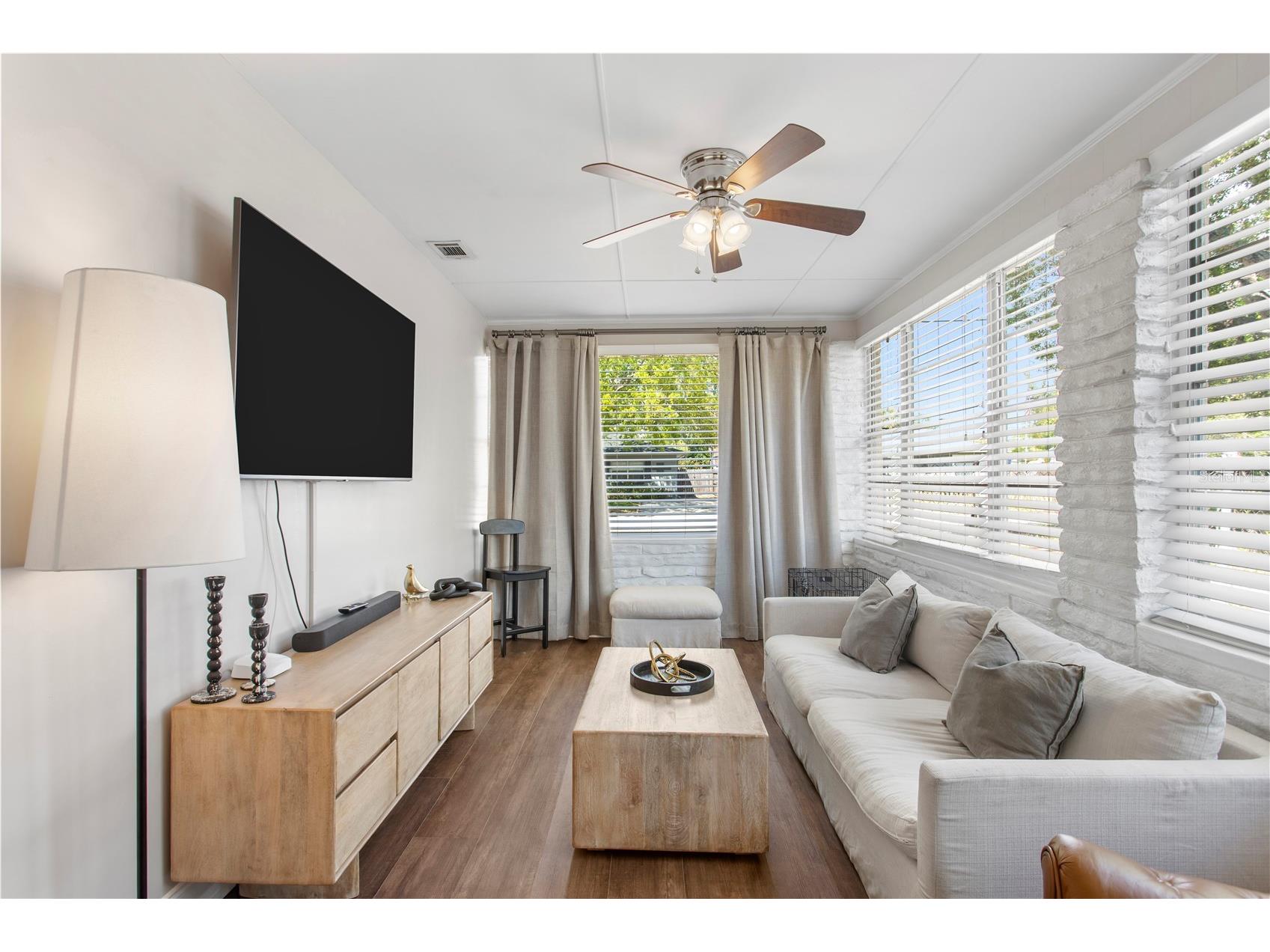4618 W Bay Villa Avenue Tampa FL 33611 TB8484722 image11