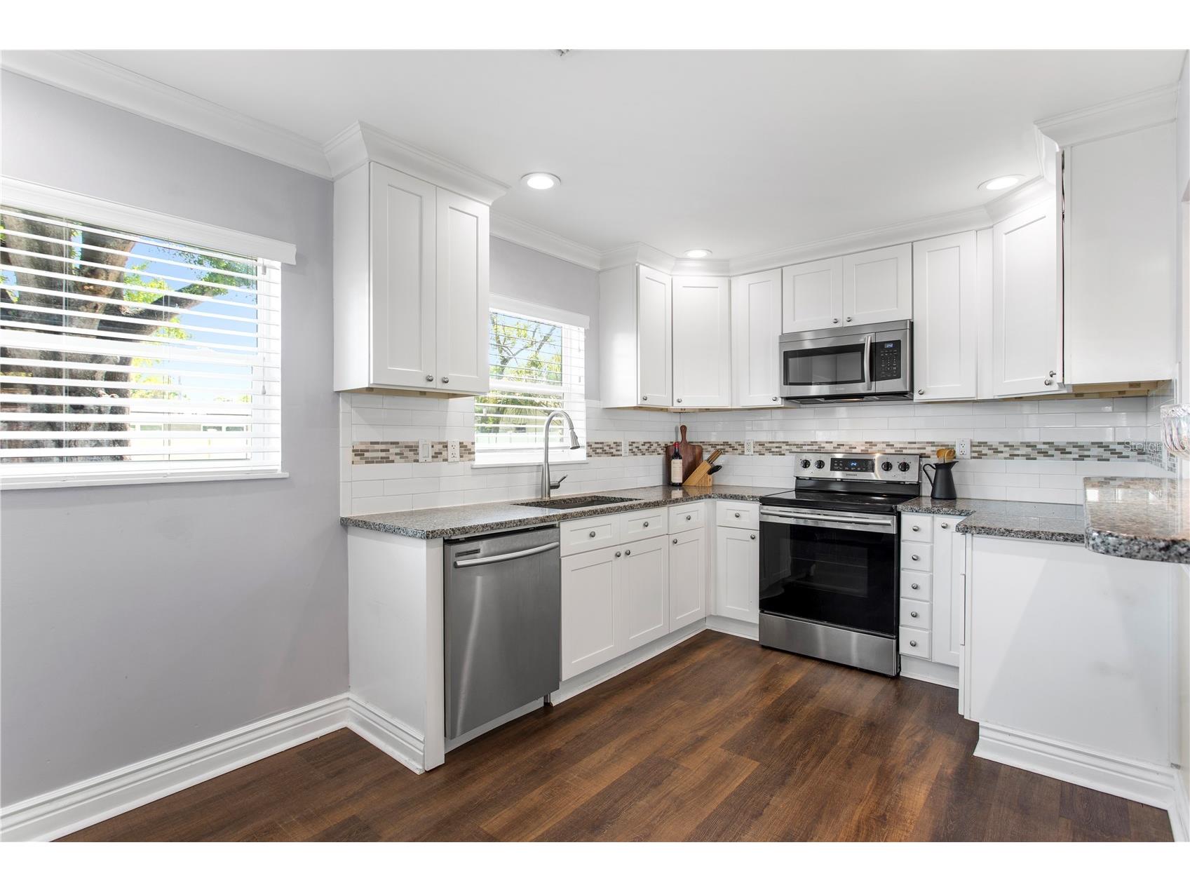 4618 W Bay Villa Avenue Tampa FL 33611 TB8484722 image7