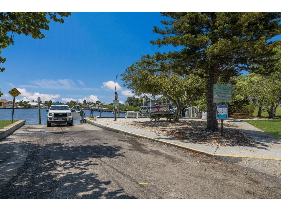 462 63rd Street Holmes Beach FL 34217 A4674852 image33